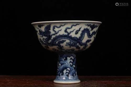 MING DYNASTY CHENGHUA PERIOD-BLUE WHITE DOUCAI FLOWERS HIGH-HEELED CUP