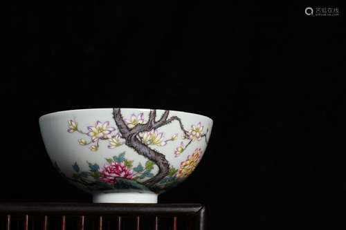 QING DYNASTY YONGZHENG PERIOD--FAMILLE ROSE FLOWER BOWL