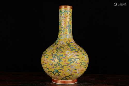 QING DYNASTY DAOGUANG PERIOD-YELLOW GROUND HUNDRED DRAGONS BOTTLE VASE