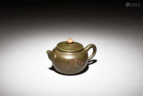 YIXING ZISHA GREEN CLAY 'BAMBOO' TEAPOT