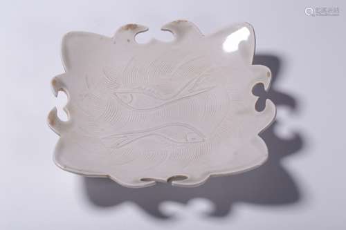 DING WARE IMPRESSED 'FISH' ROUNDED RECTANGULAR DISH