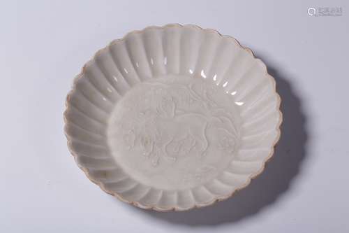 DING WARE IMPRESSED 'HORSE' FLORIFORM DISH