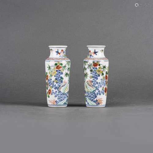 A PAIR OF CHINESE WUCAI SLEEVE VASES