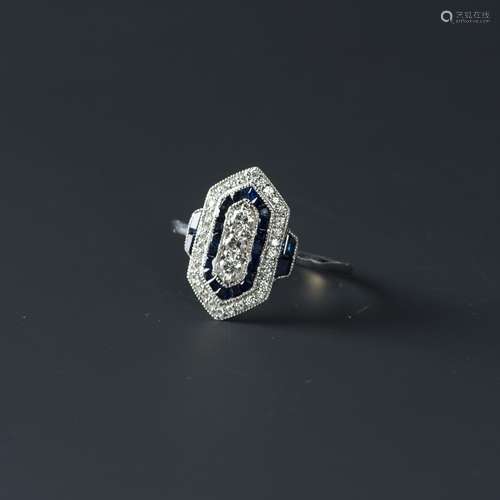 A DIAMOND & SAPPHIRE RING, AIGL CERTIFIED