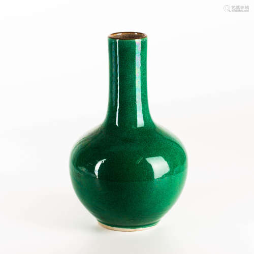 成化年制绿釉花瓶