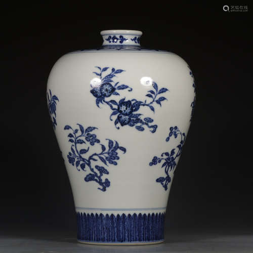 YONGZHENG MARK, CHINESE BLUE & WHITE VASE