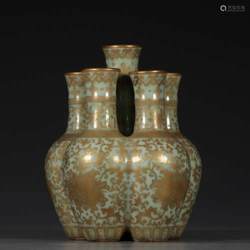 QIANLONG MARK, CHINESE CELADON VASE