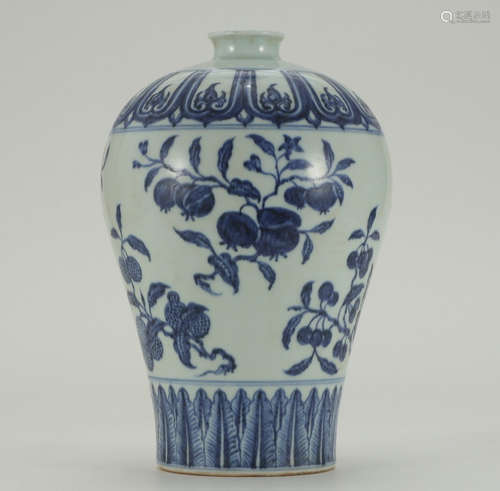 CHINESE BLUE & WHITE VASE