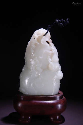 CHINESE CARVED HETIAN JADE GOURD ORNAMENT