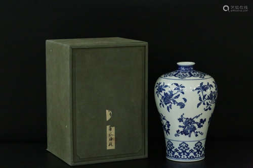 QIANLONG MARK, CHINESE BLUE & WHITE VASE