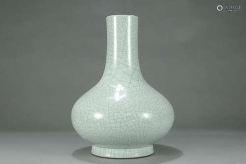 QIANLONG MARK, CHINESE GE-TYPE KILN VASE