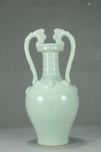 YONGZHENG MARK, CHINESE CELADON GLAZED VASE