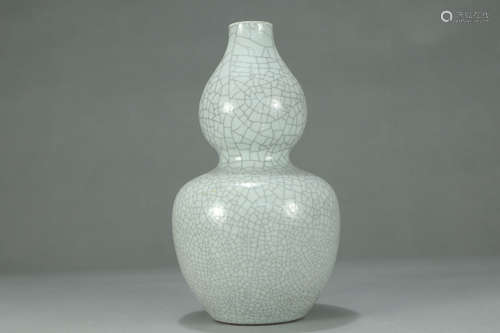 QIANLONG MARK, CHINESE GE-TYPE KILN VASE