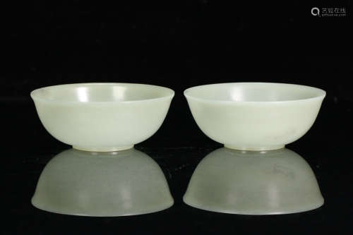 PAIR OF CHINESE CARVED HETIAN JADE BOWL