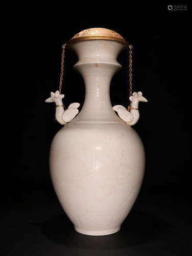 CHINESE DING KILN VASE