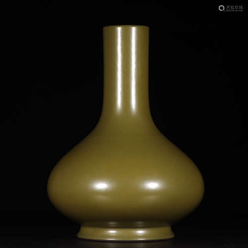 QIANLONG MARK, CHINESE TEA-DUST GLAZED VASE