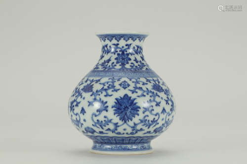 QIANLONG MARK, CHINESE BLUE & WHITE VASE