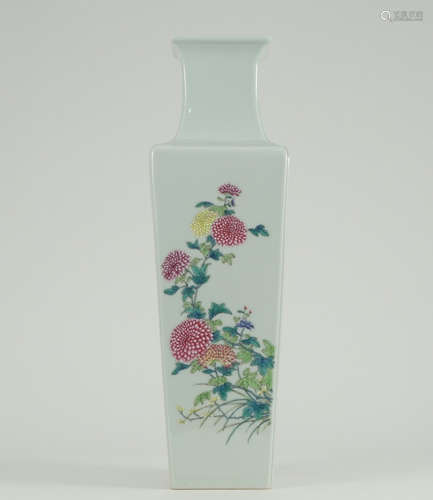 QIANLONG MARK, CHINESE FAMILLE ROSE SQUARED VASE