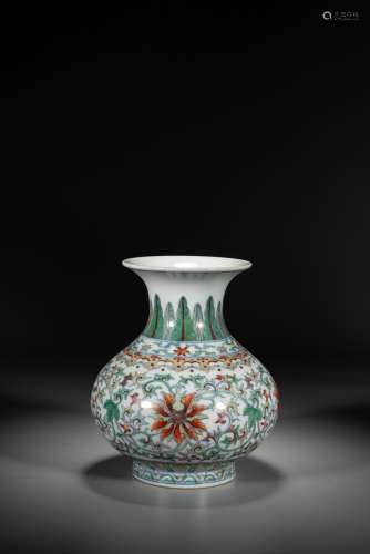 A CHINESE DOUCAI 'LOTUS' VASE