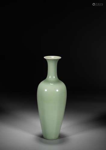 A CHINESE CELADON GLAZED VASE