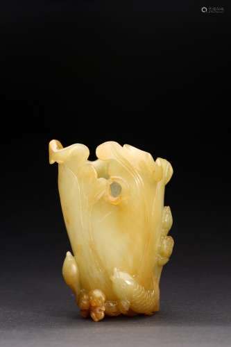 AN AGATE CARVED LOTUS CUP