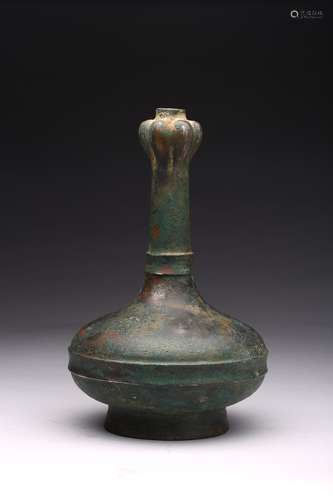 AN ARCHAISTIC BRONZE VASE