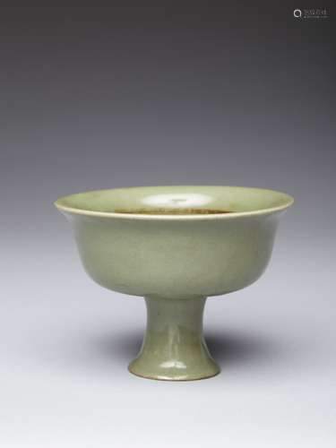 A LONGQUAN CELADON STEM CUP