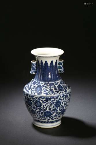 A BLUE AND WHITE VASE