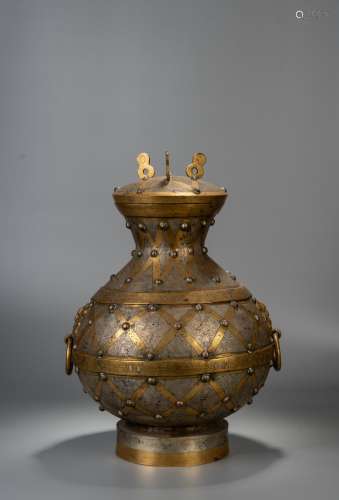 A CHINESE GILT BRONZE HU VASE WITH COVER