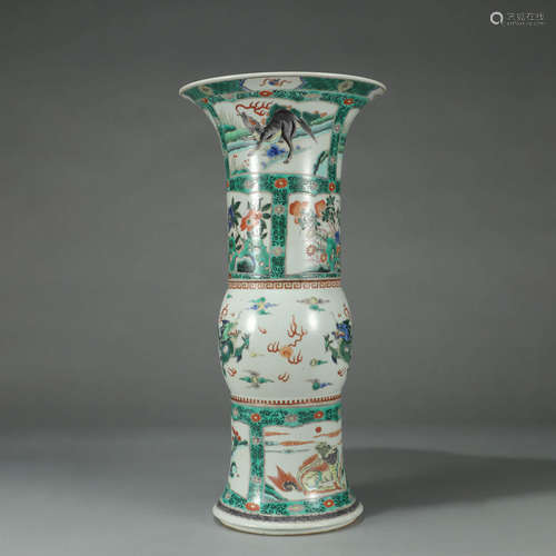 A FAMILLE VERTE DRAGON PATTERN PORCELAIN VASE