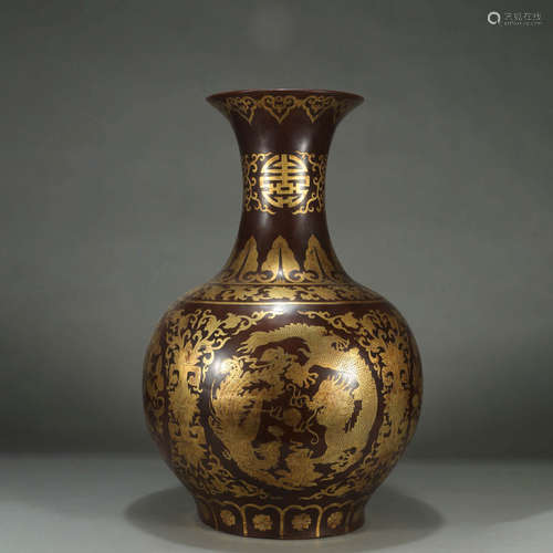 A GILT-BRONZE DRAGON PATTERN VASE