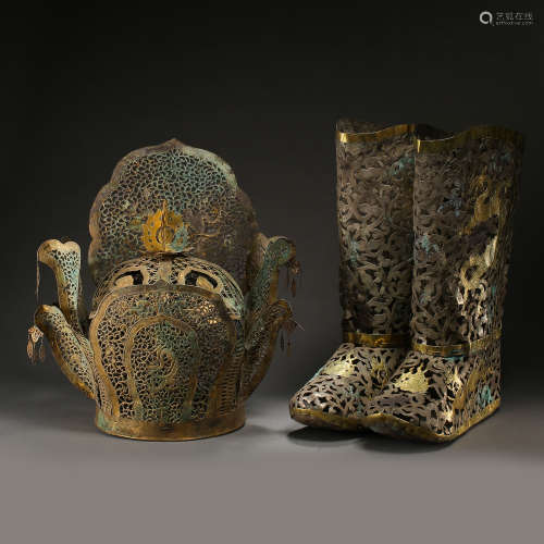 A SET OF SILVER GILT DRAGON AND PHOENIX BOOTS, CROWN