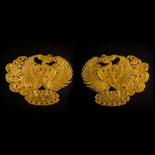 A PAIR OF PURE GOLD PHOENIXES FROM EARLY TANG PERIOD