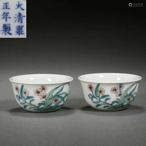 QING DYNASTY, A PAIR OF CHINESE FAMILLE ROSE CUPS