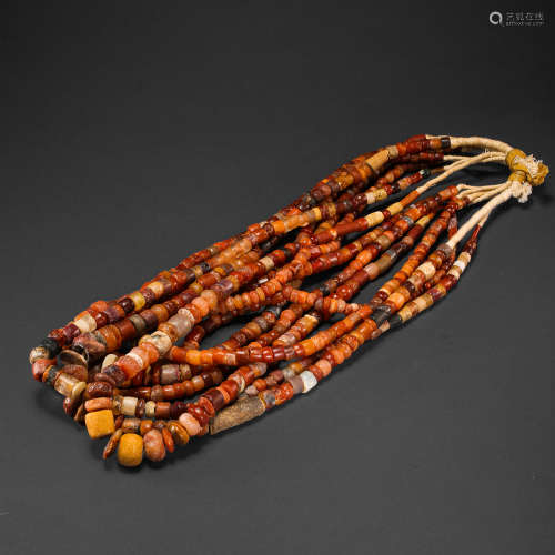 A SET OF OLD WESTERN ASIAN AGATE BEADS