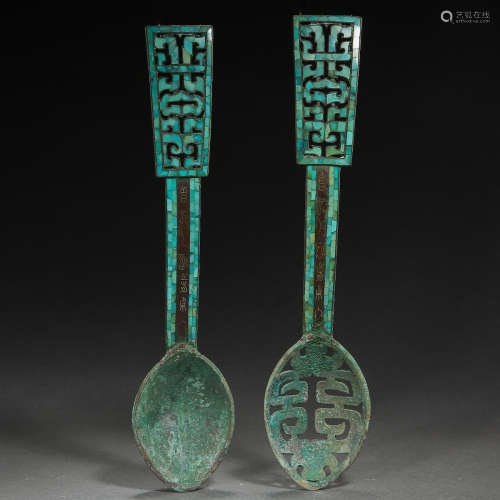 A PAIR OF BRONZE SPOONS INLAID WITH TURQUOISES, CHINA