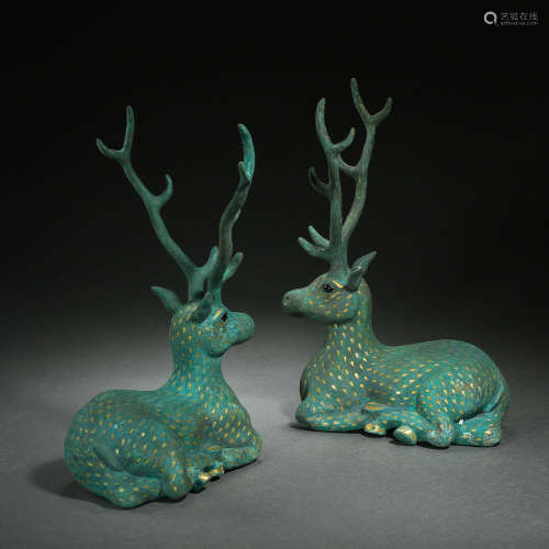 A PAIR OF GOLD AND SILVER DEERS FROM THE WARRING STATES PERIOD OF CHINA