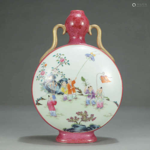 A FAMILLE ROSE CHILDREN PAINTED PORCELAIN VASE