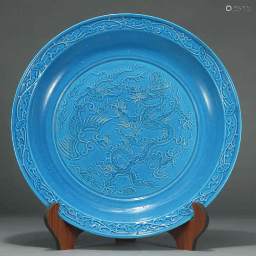 AN ENAMEL CLOUD&DRAGON PATTERN PORCELAIN PLATE