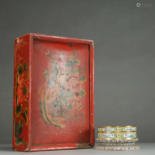A BRONZE ENAMEL FLORAL DOUBLE LAYER COVER BOX