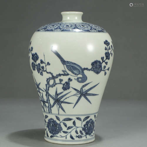 A BLUE AND WHITE FLOWER&BIRD PATTERN PORCELAIN MEIPING VASE