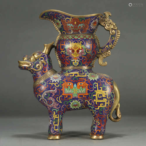 A BRONZE CLOISONNE BEAST SHAPED ORNAMENT