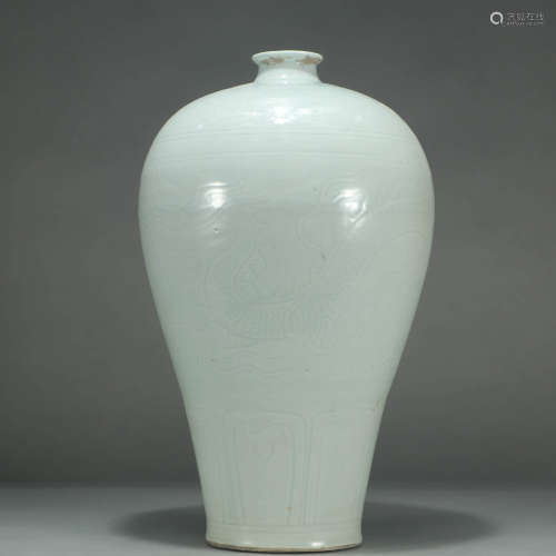 A SHADOW BLUE GLAZE DRAGON PATTERN CARVED PORCELAIN MEIPING VASE