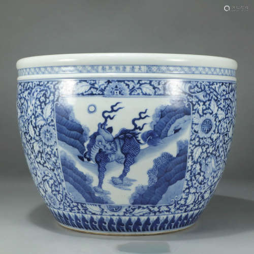 A BLUE AND WHITE BEAST PATTERN PORCELAIN VAT