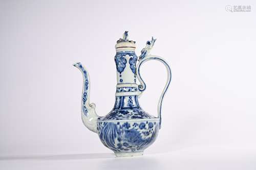 CHINESE BLUE WHITE PORCELAIN WINE EWER