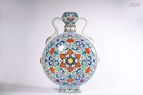 CHINESE DOUCAI PORCELAIN VASE