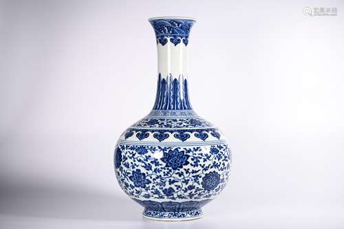 CHINESE BLUE WHITE PORCELAIN VASE, MARKED