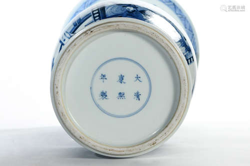 A BLUE AND WHITE FIGURES PORCELAIN VASE