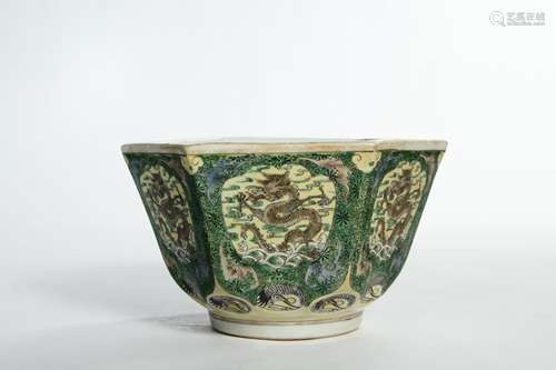 A FAMILLE VERTE DRAGON PORCELAIN BOWL