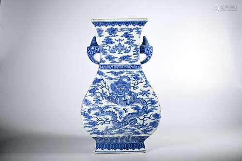 CHINESE BLUE WHITE DRAGON PORCELAIN VASE